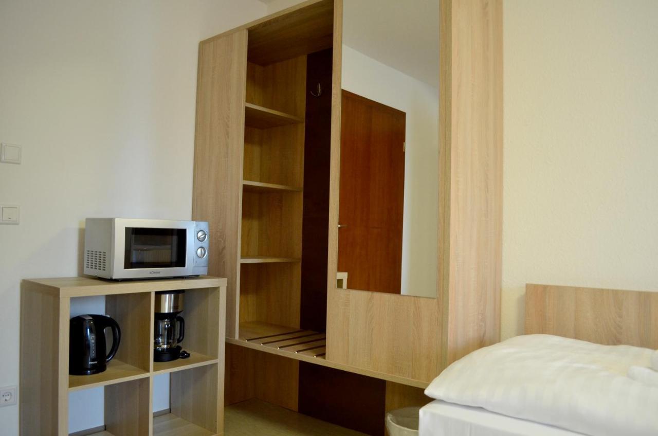 Hana Hotel 2*