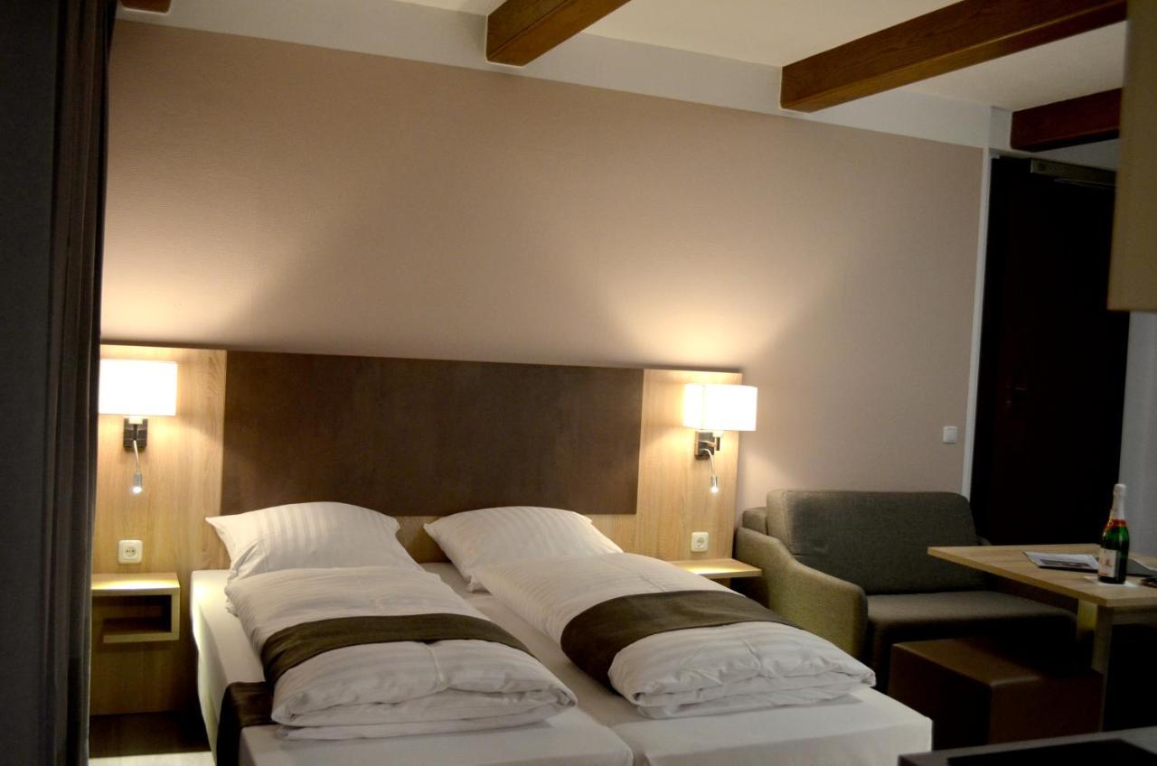Hana Hotel 2*