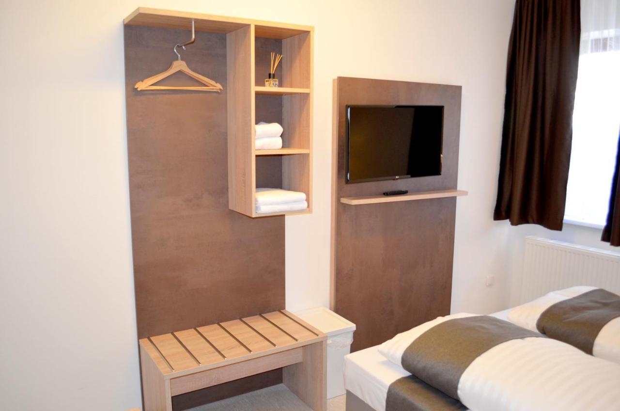 Hana Hotel 2*